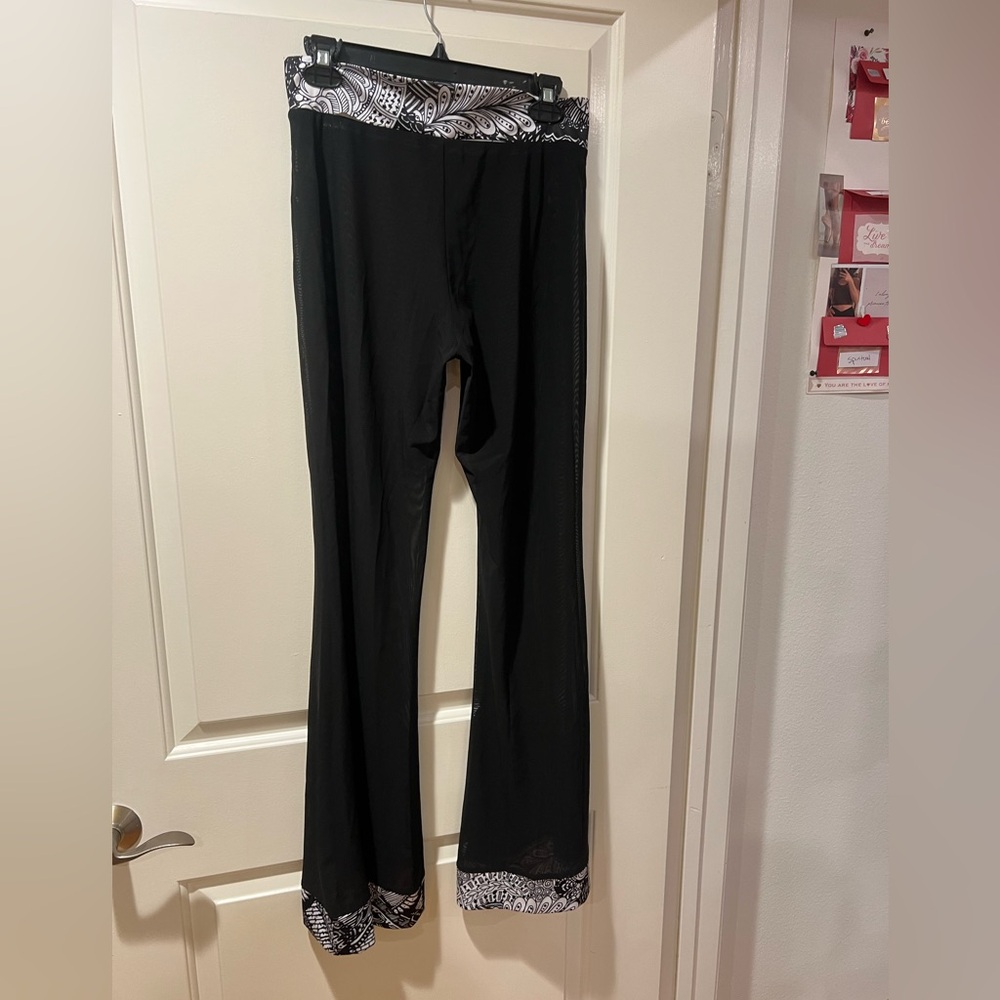 CQbyCQ Black and White Patterned Opaque Yoga Pants